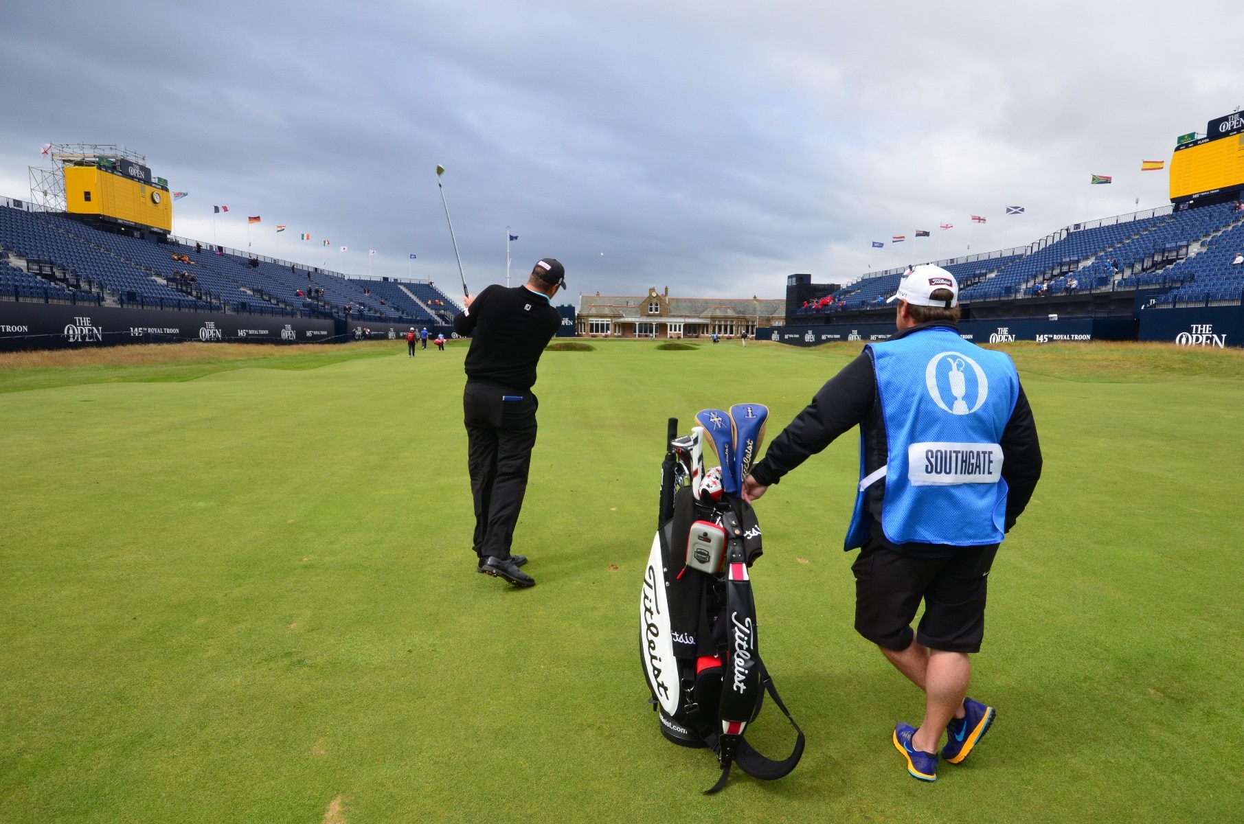 Matthew Southgate&#39;s shot into the 18th green. 